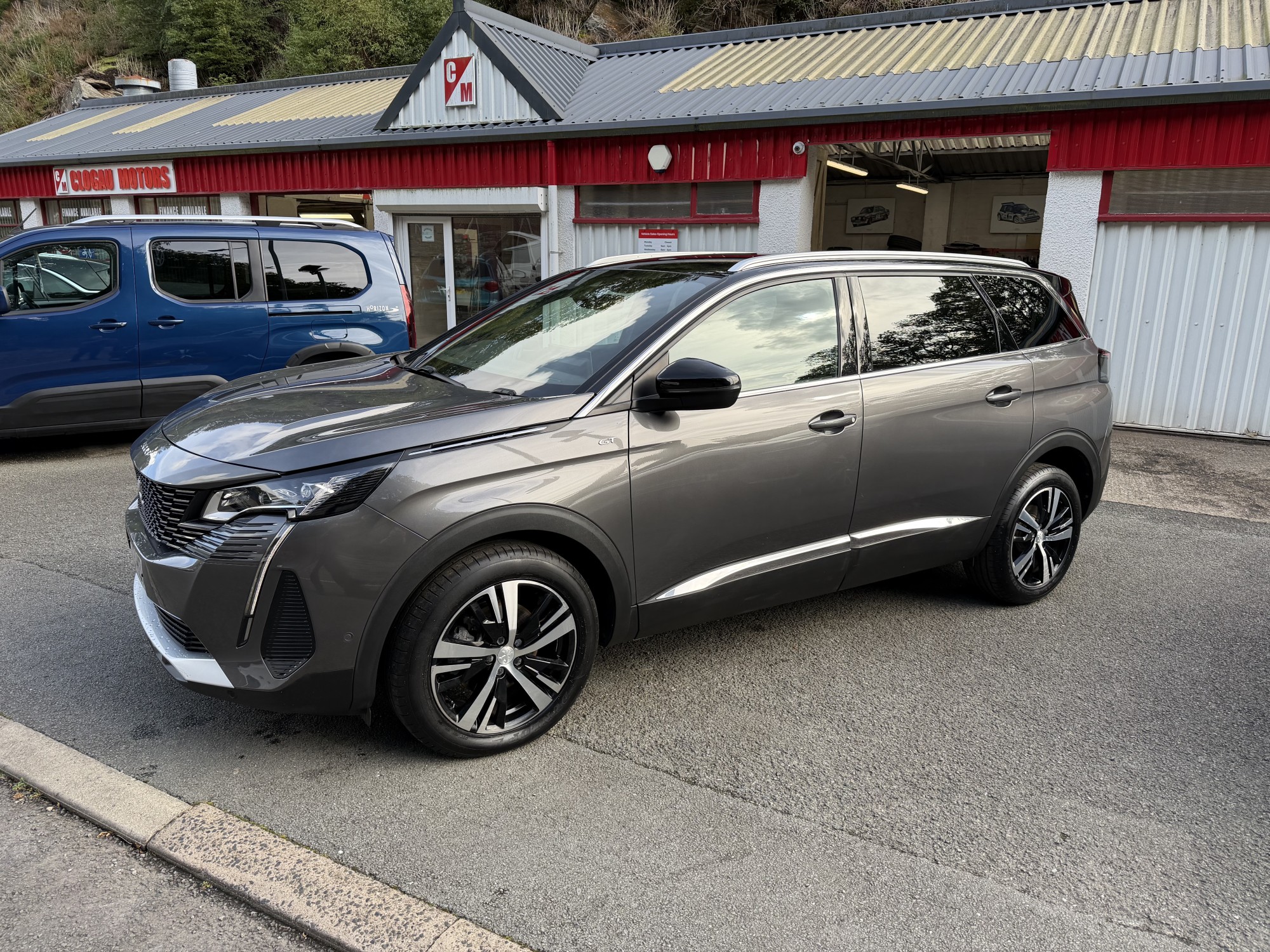 2023 Peugeot 5008
